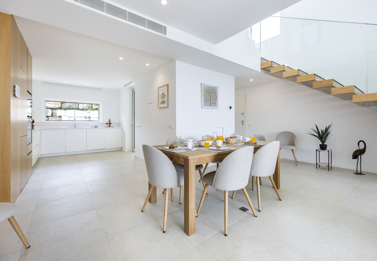 Villa em Lagos - Lagos Golden Horizon Villa with Private Pool