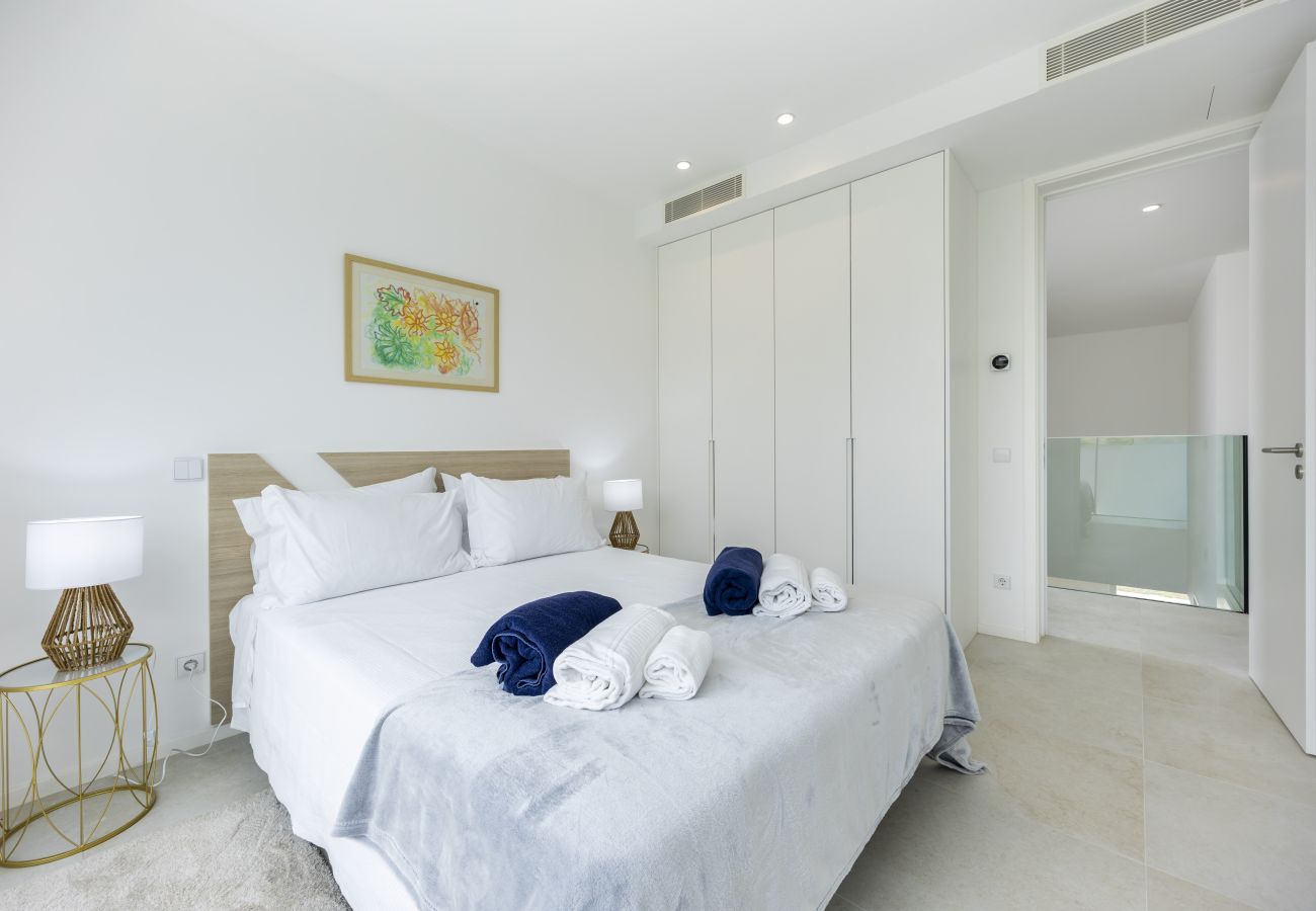 Villa em Lagos - Lagos Golden Horizon Villa with Private Pool