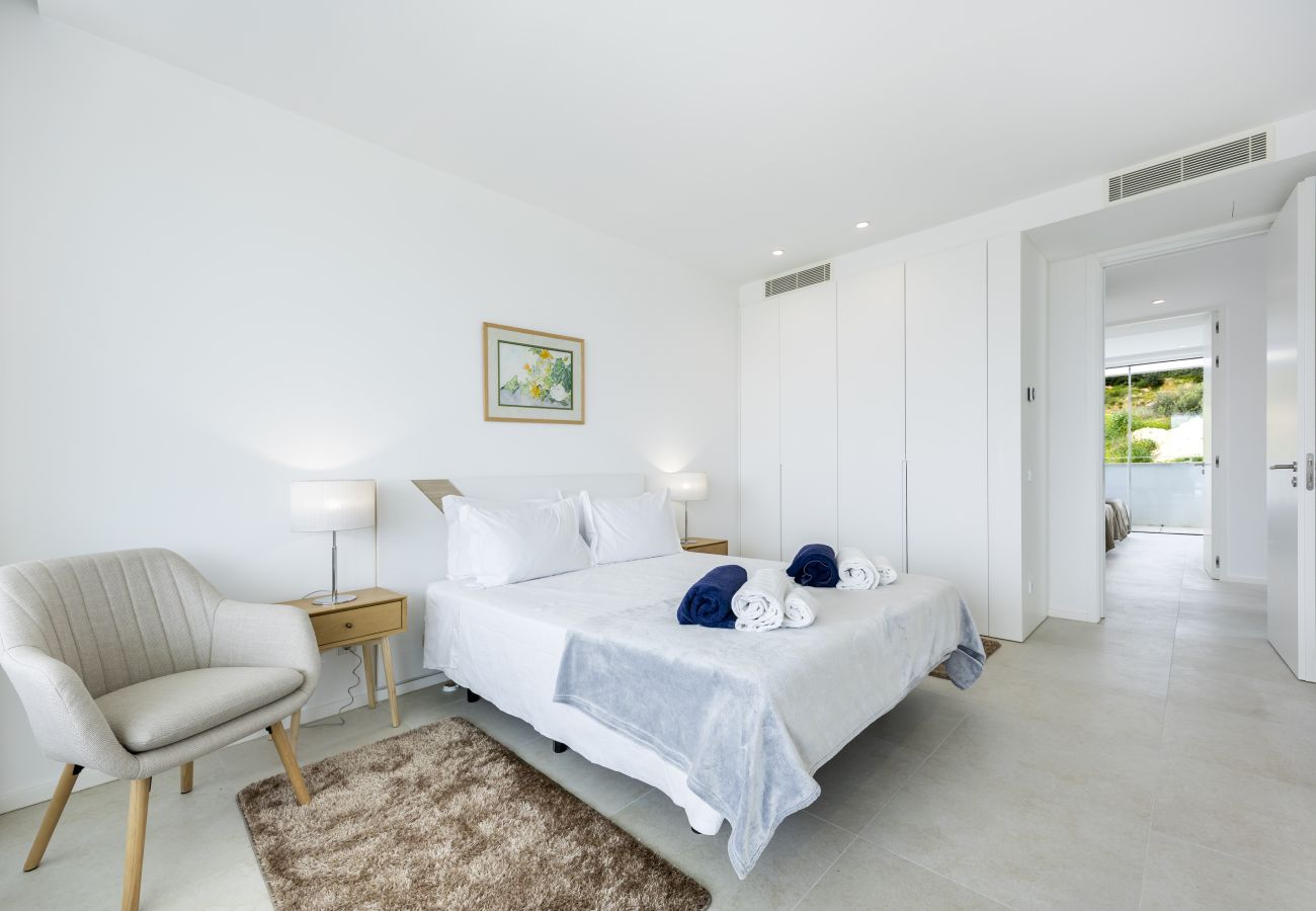 Villa em Lagos - Lagos Golden Horizon Villa with Private Pool