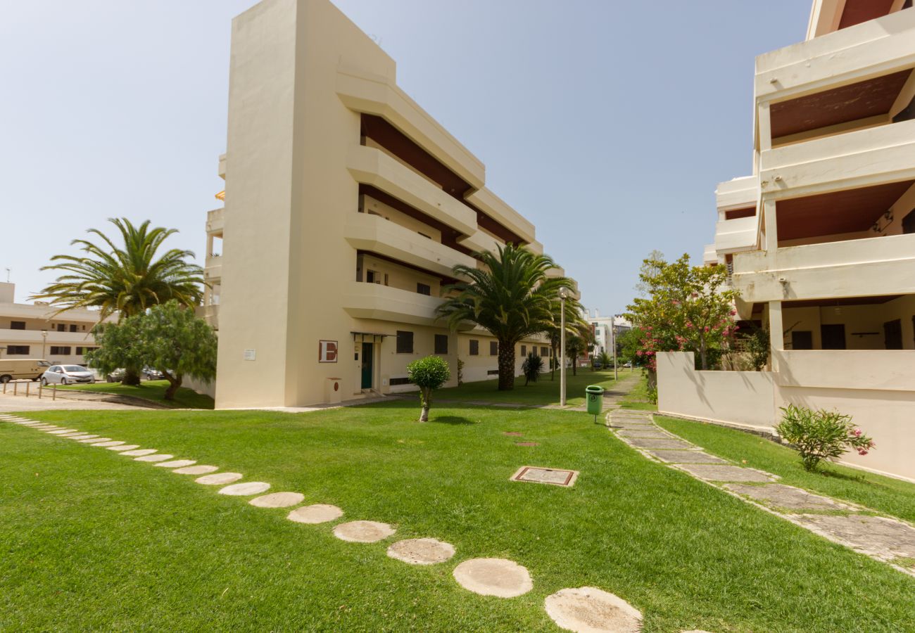 Apartment in Lagos - T2 Gaivota - Free Wifi - Pool, Sea View