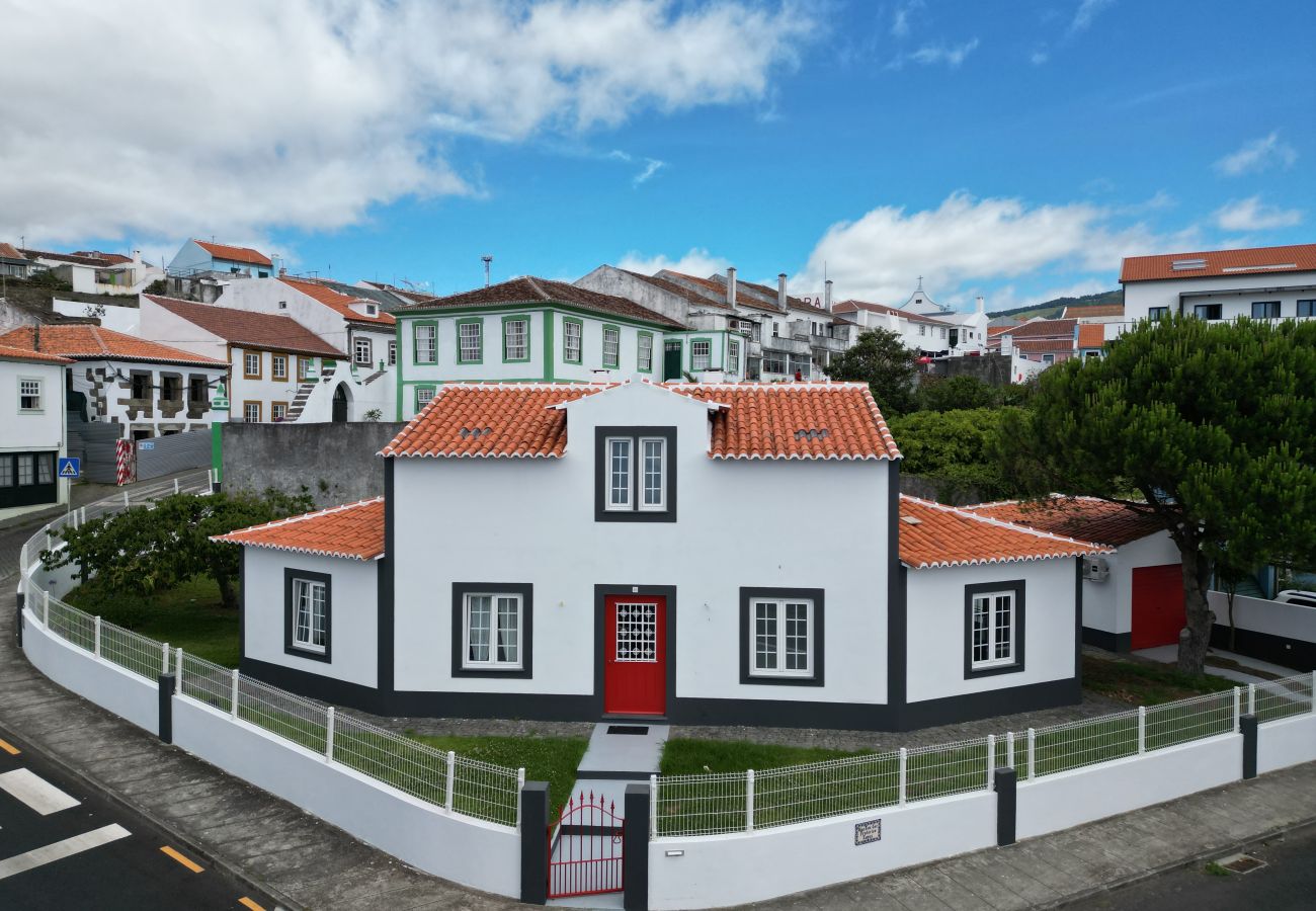 Rent by room in Angra do Heroísmo - Angra Charming Suites 1 by Seewest