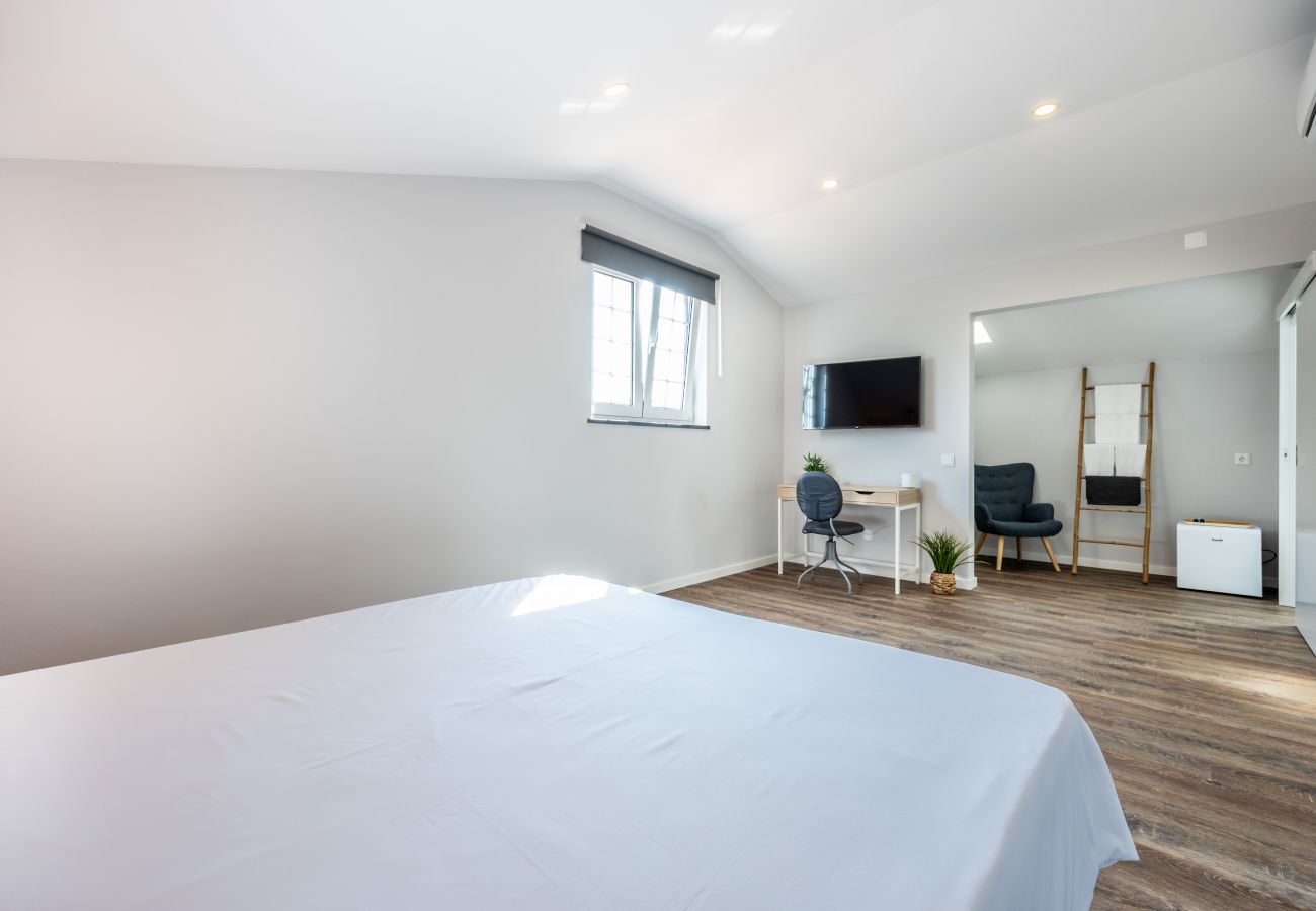 Rent by room in Angra do Heroísmo - Angra Charming Suites 1 by Seewest