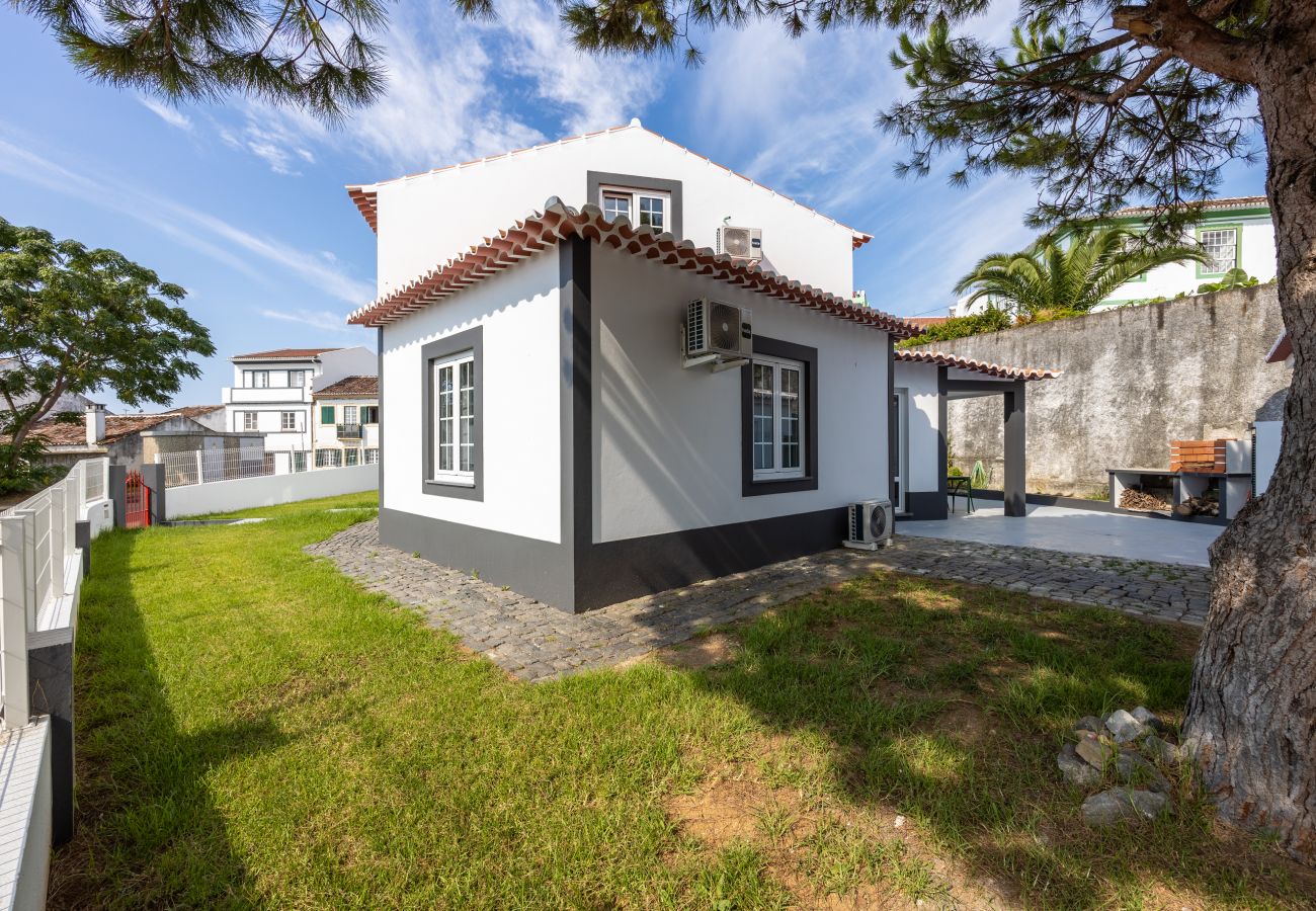 Rent by room in Angra do Heroísmo - Angra Charming Suites 1 by Seewest