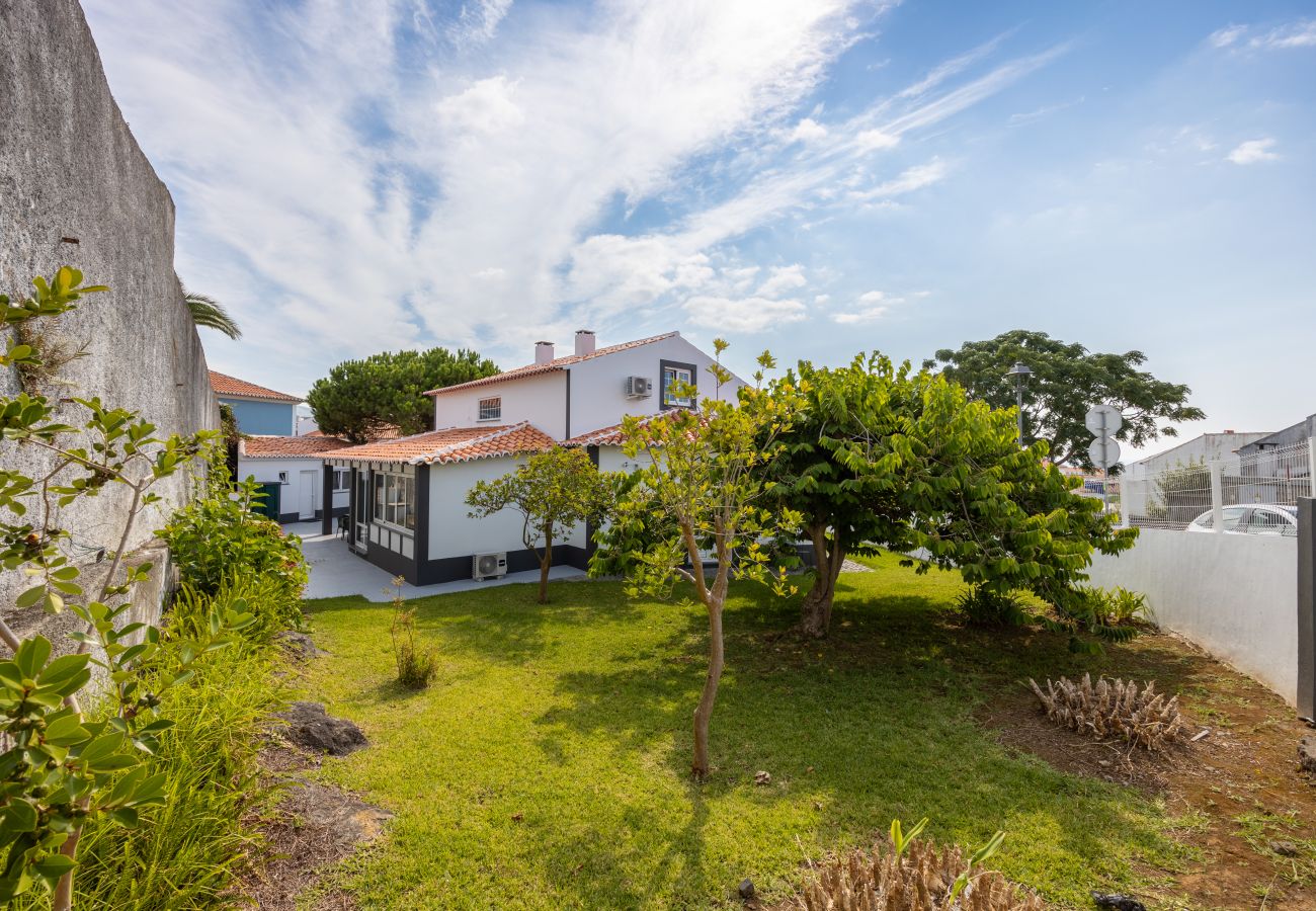 Rent by room in Angra do Heroísmo - Angra Charming Suites 1 by Seewest