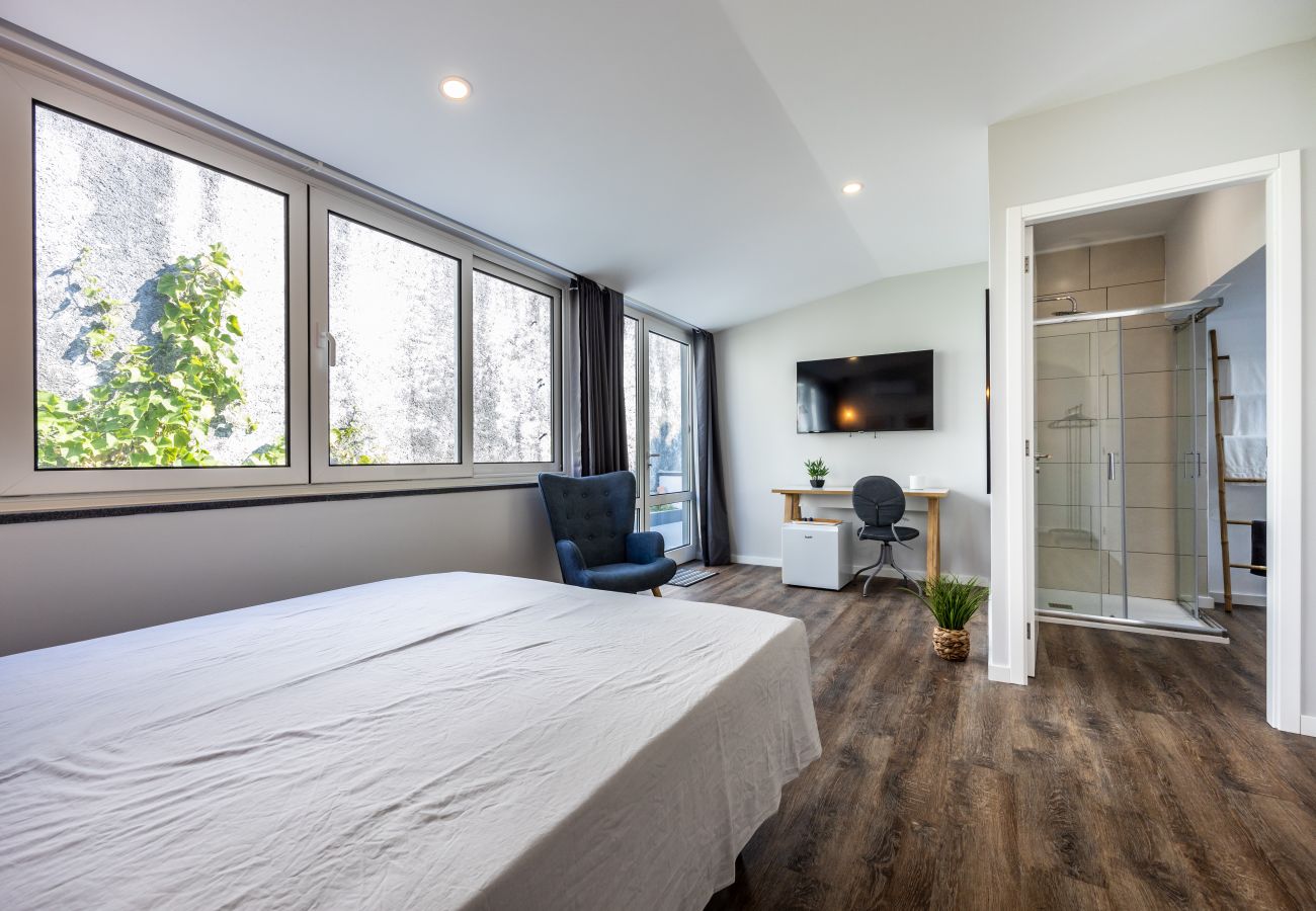 Rent by room in Angra do Heroísmo - Angra Charming Suites 1 by Seewest