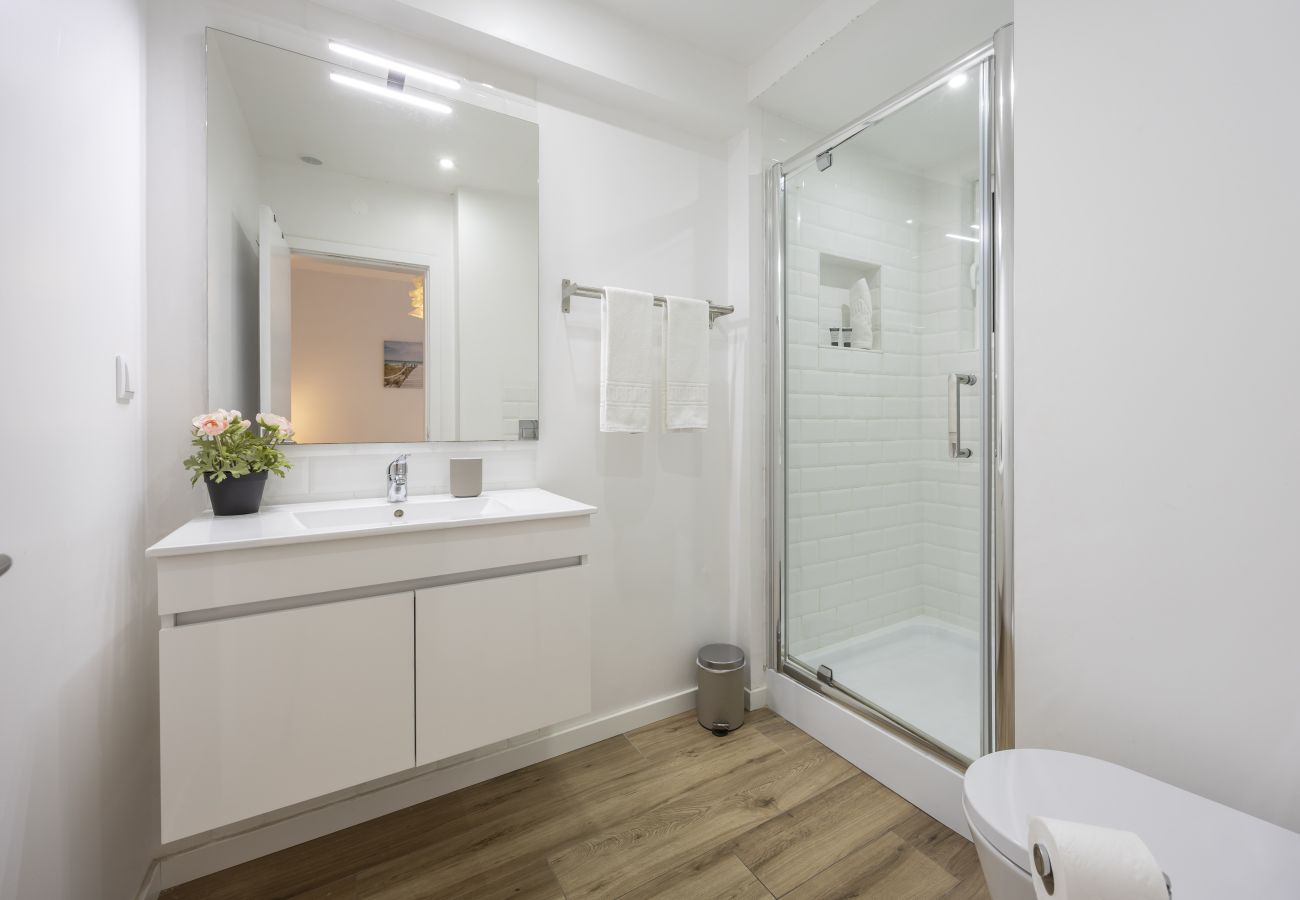 Apartment in Lagos - White Pearl Apartment by Seewest