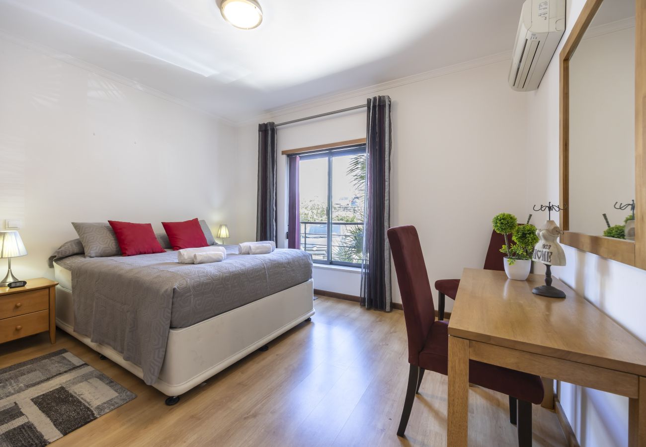 Apartment in Lagos - Lagos Central Pool Retreat