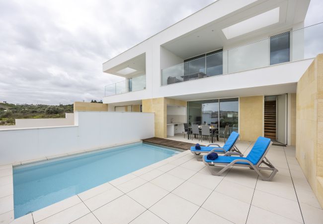 Villa à Lagos - Lagos Golden Horizon Villa with Private Pool